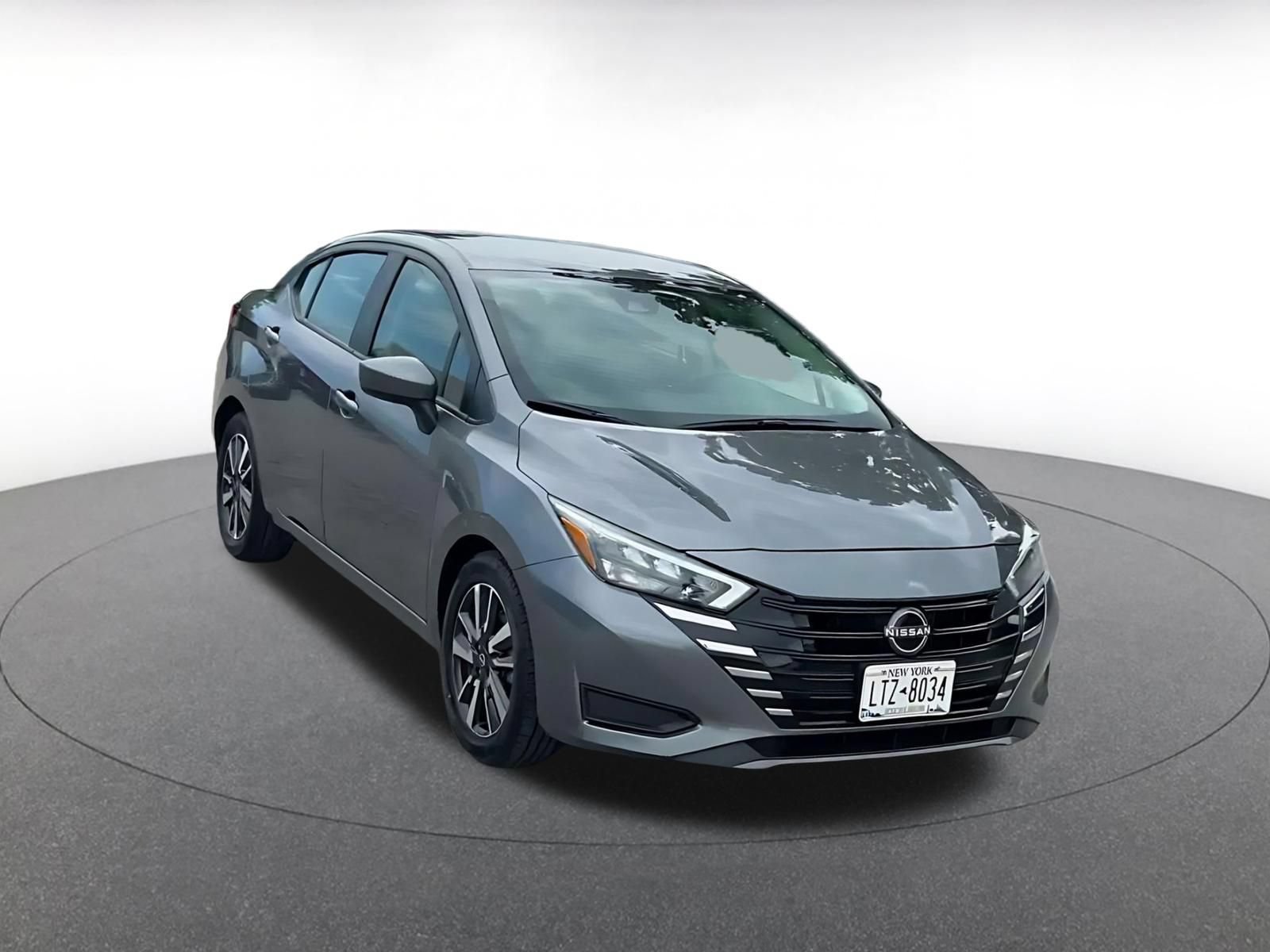Used 2025 Nissan Versa SV FWD image 3