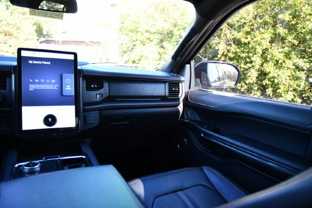 Used 2023 Ford Expedition Limited AWD/4WD image 23