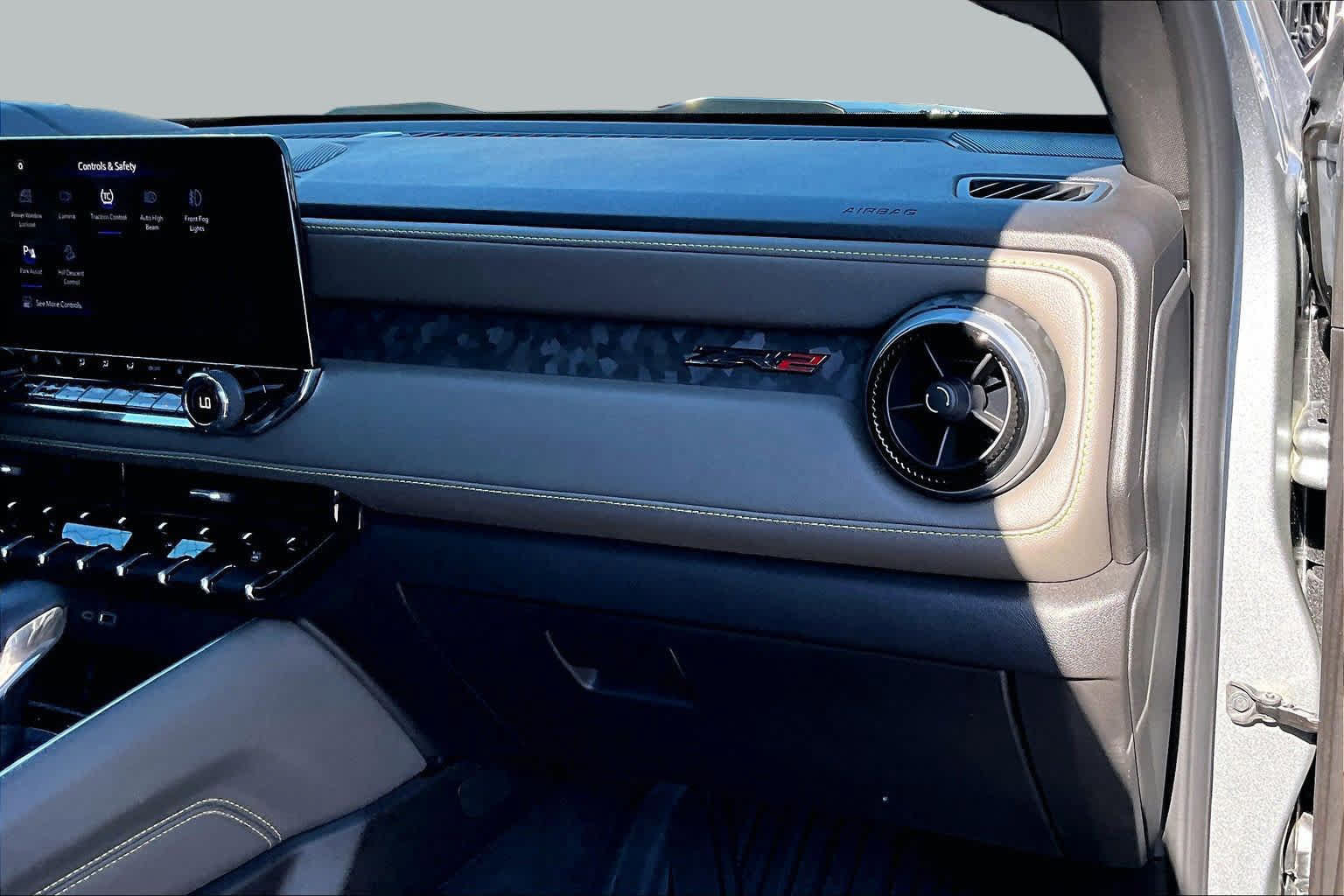 Used 2026 Chevrolet Colorado ZR2 w/ Technology Package AWD/4WD image 19