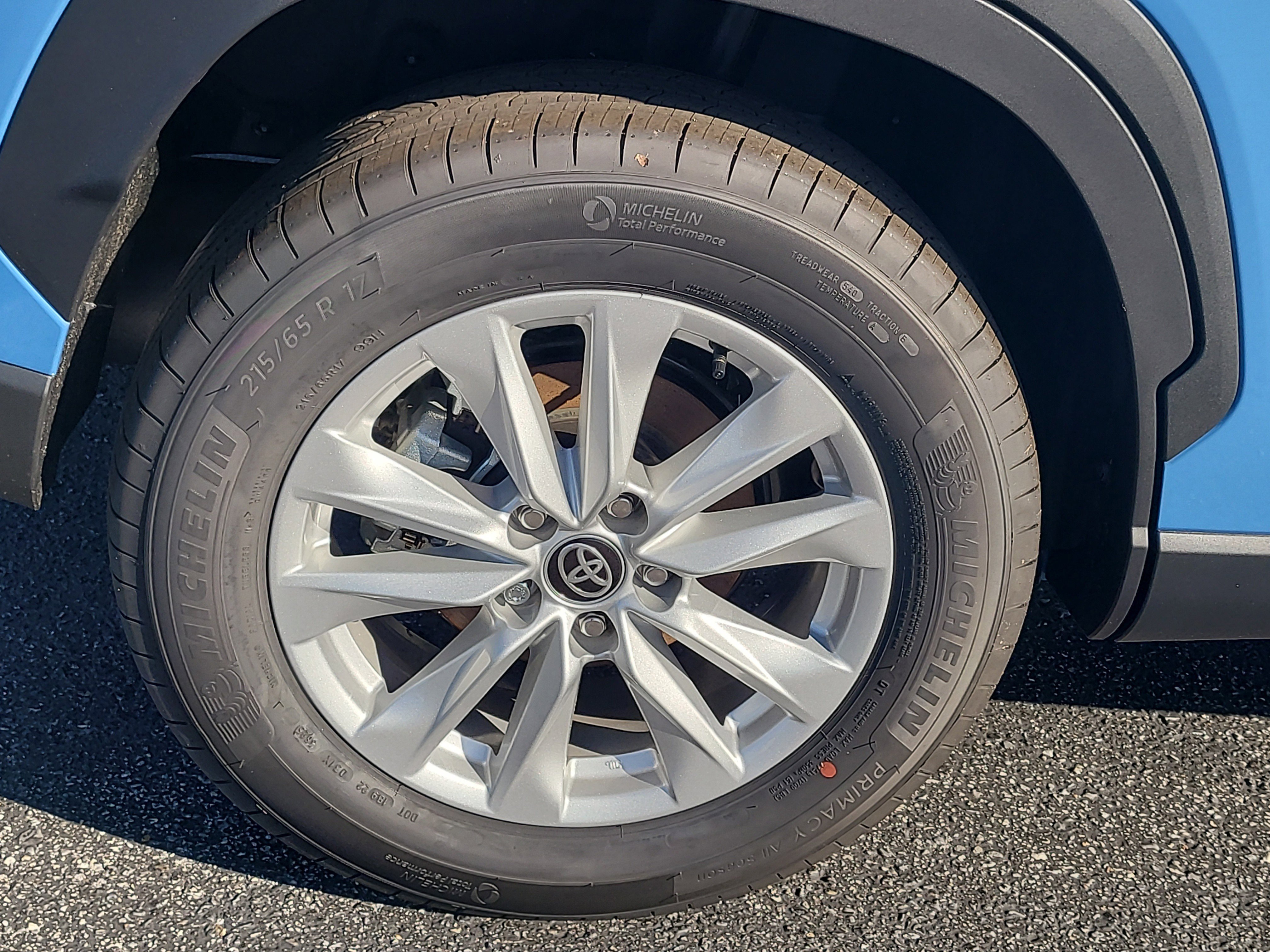 Certified 2026 Toyota Corolla Cross LE FWD image 9