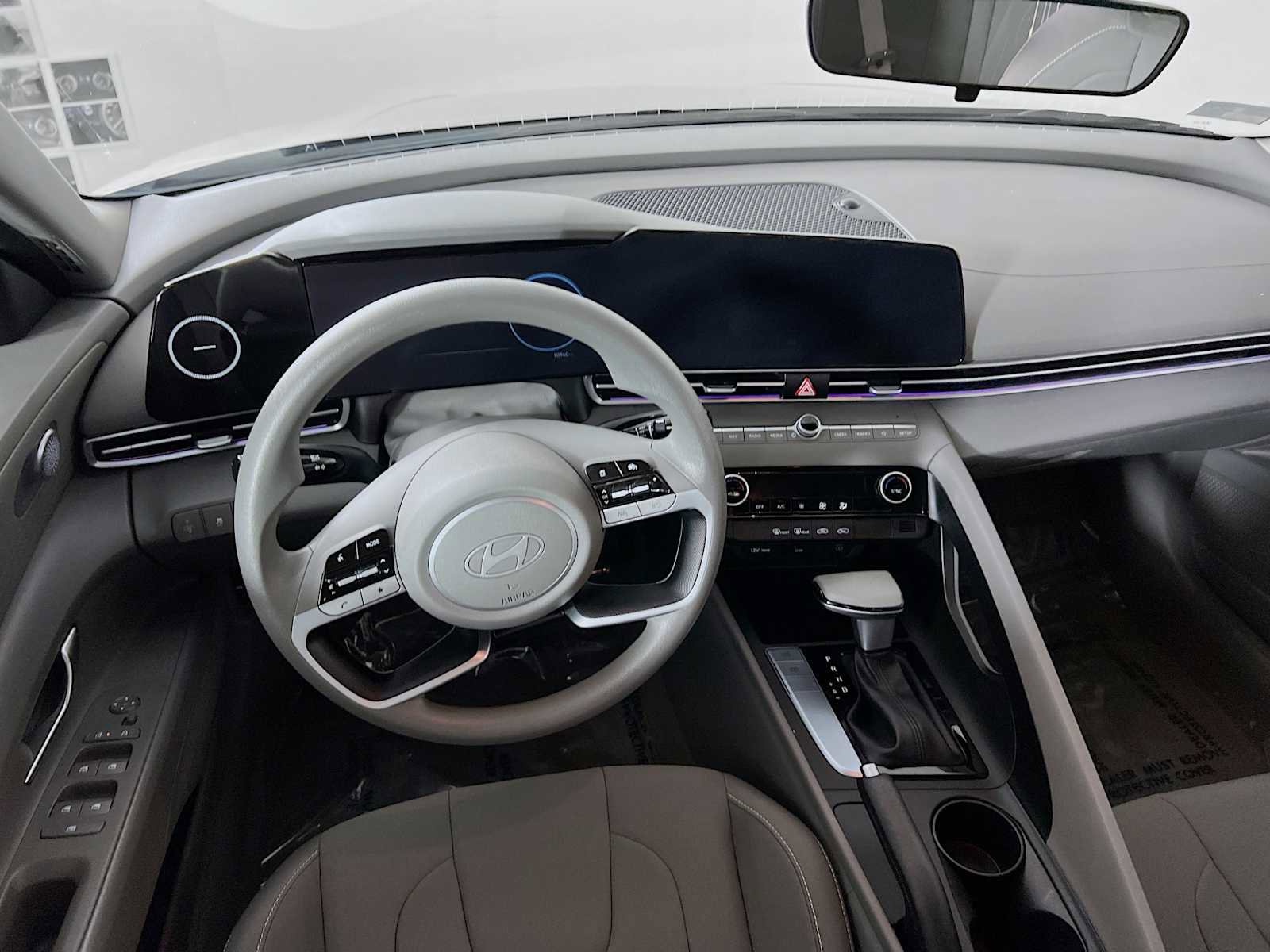 Used 2024 Hyundai Elantra SEL image 22