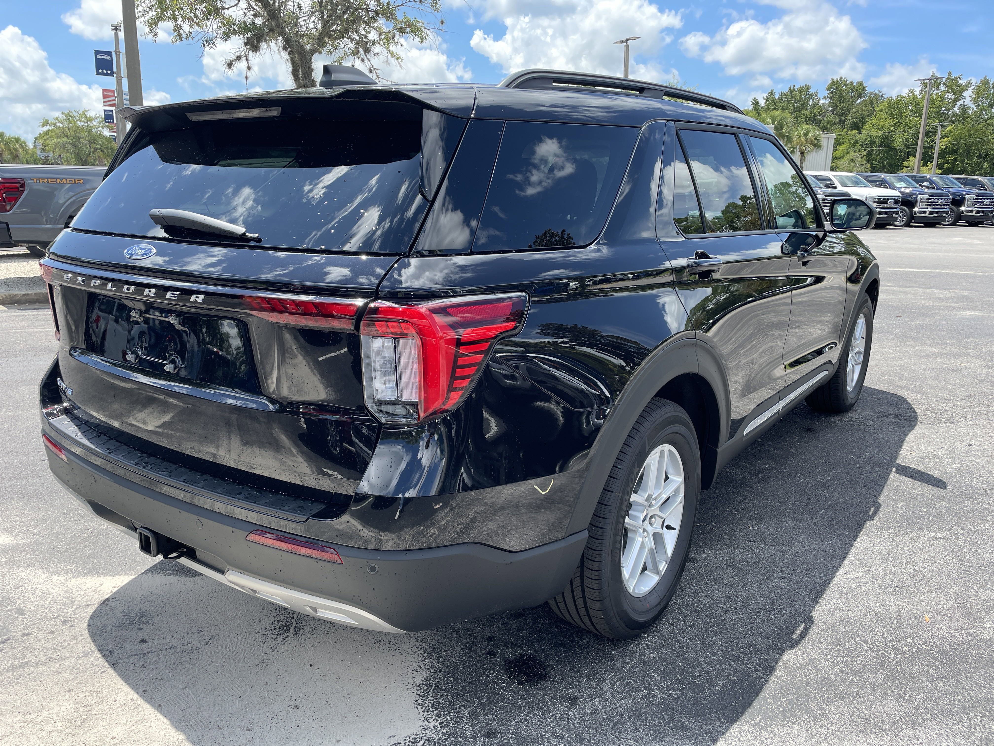 New 2025 Ford Explorer Active w/ Active Comfort Package image 9