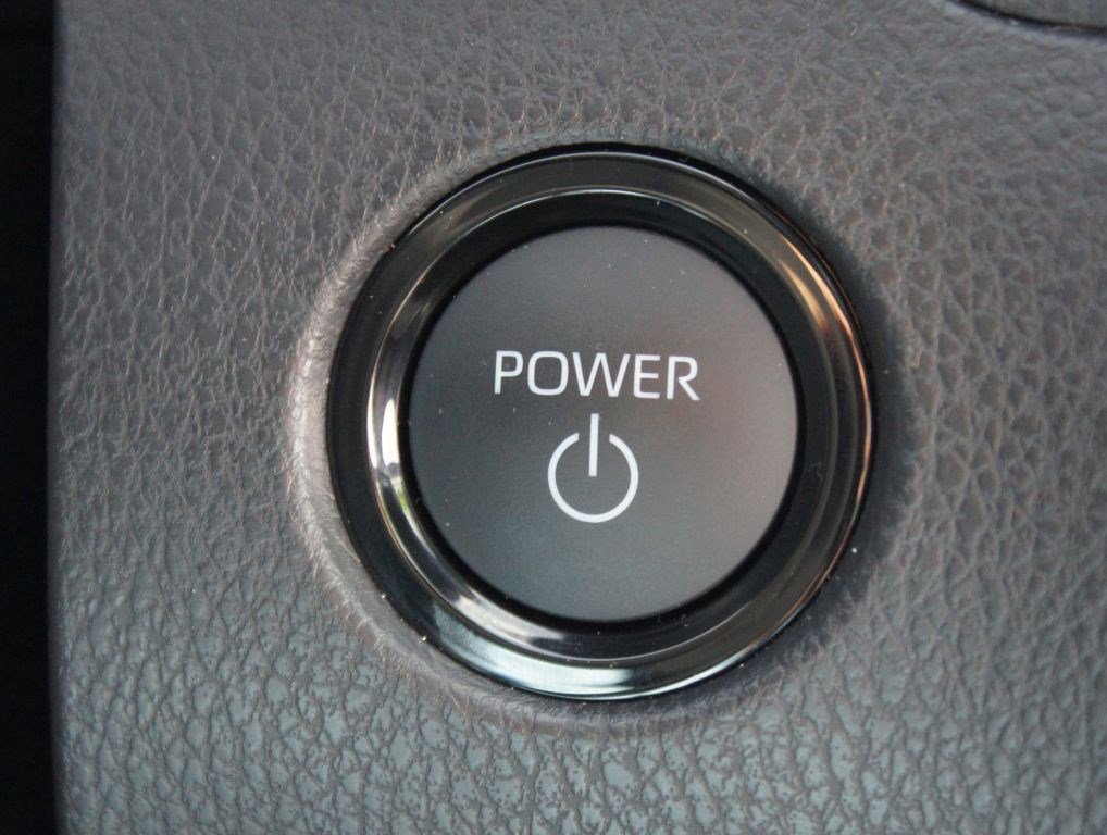 Used 2025 Toyota Camry LE w/ Convenience Package FWD image 8