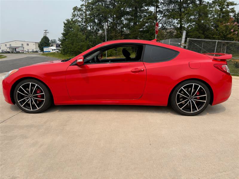 Used 2011 Hyundai Genesis 3.8 RWD image 2