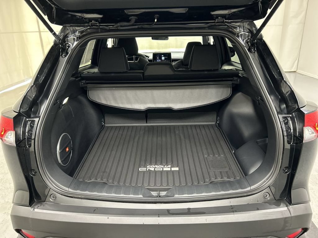 Used 2025 Toyota Corolla Cross AWD Hybrid w/ Moonroof Package image 22