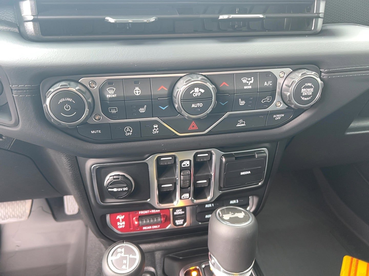 New 2026 Jeep Wrangler Unlimited Rubicon AWD/4WD image 38