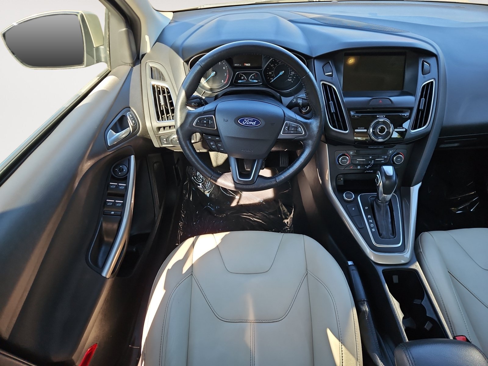 Used 2017 Ford Focus Titanium FWD image 11