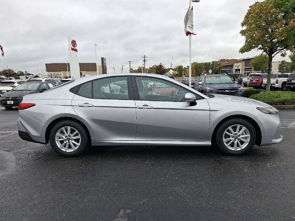 Used 2026 Toyota Camry LE FWD image 7