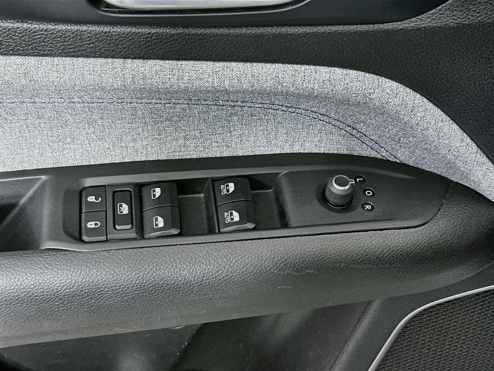 Used 2024 Jeep Compass Latitude AWD/4WD image 18