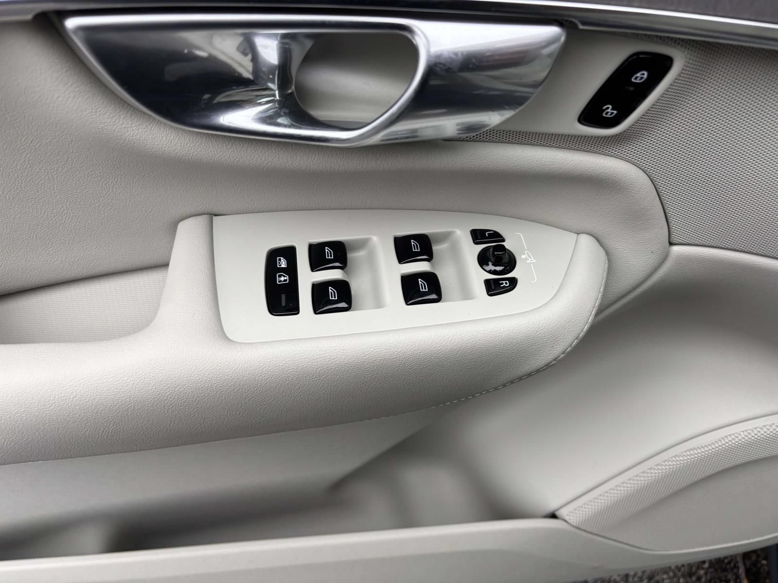 New 2026 Volvo XC90 T8 Ultra w/ Protection Package Premier AWD/4WD image 14