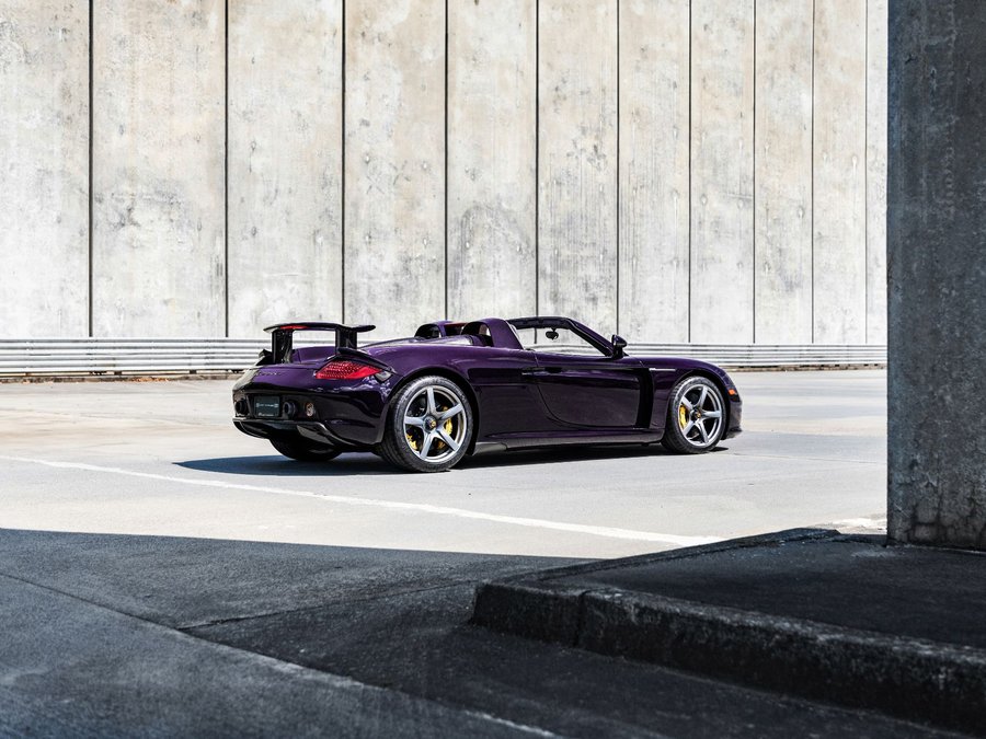 Used 2005 Porsche Carrera GT RWD image 5