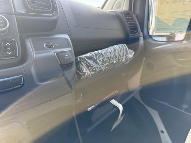 Used 2025 RAM ProMaster 2500 w/ Convenience Group image 26