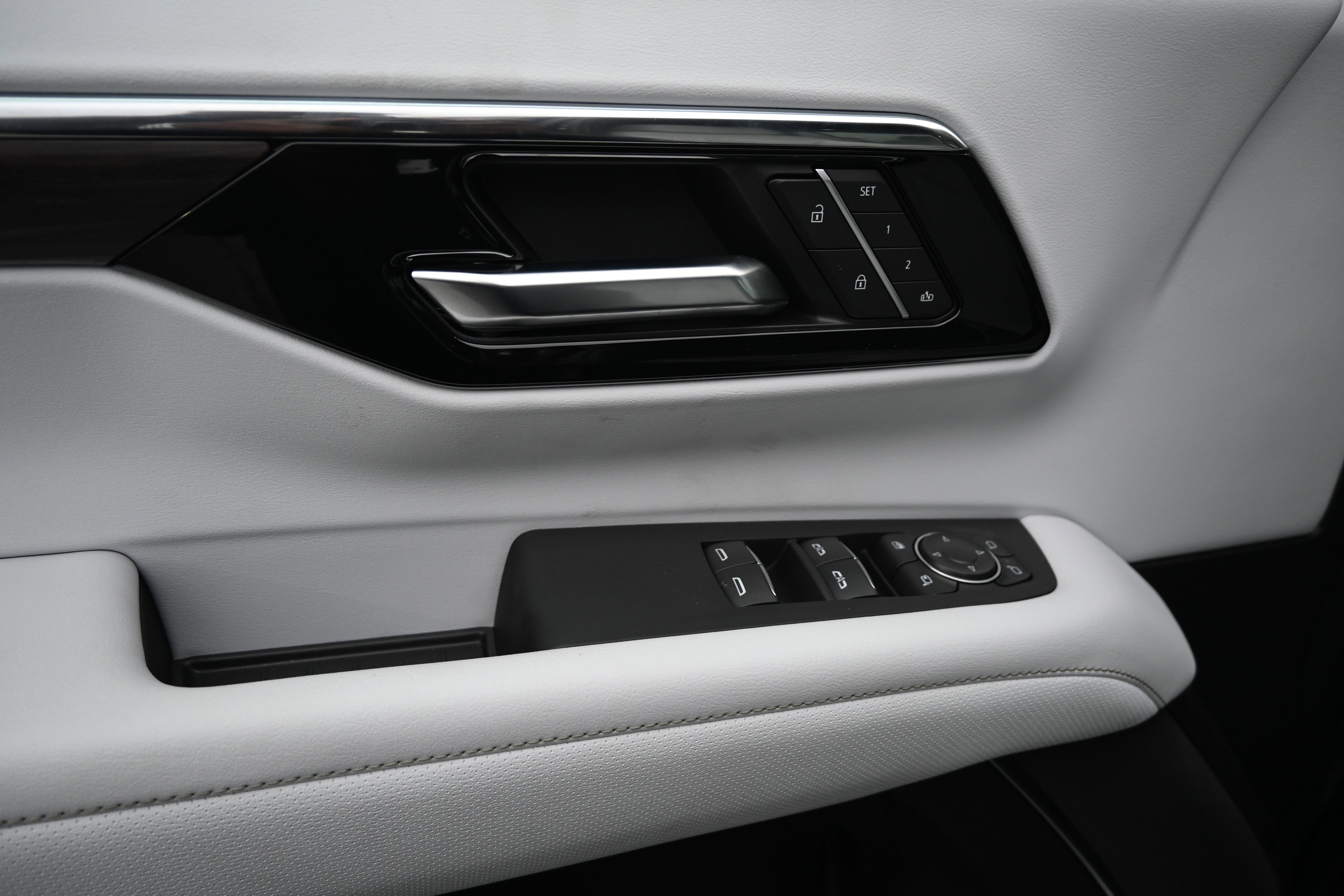 Used 2025 Chevrolet Tahoe Premier w/ Sun And Tow Package image 17