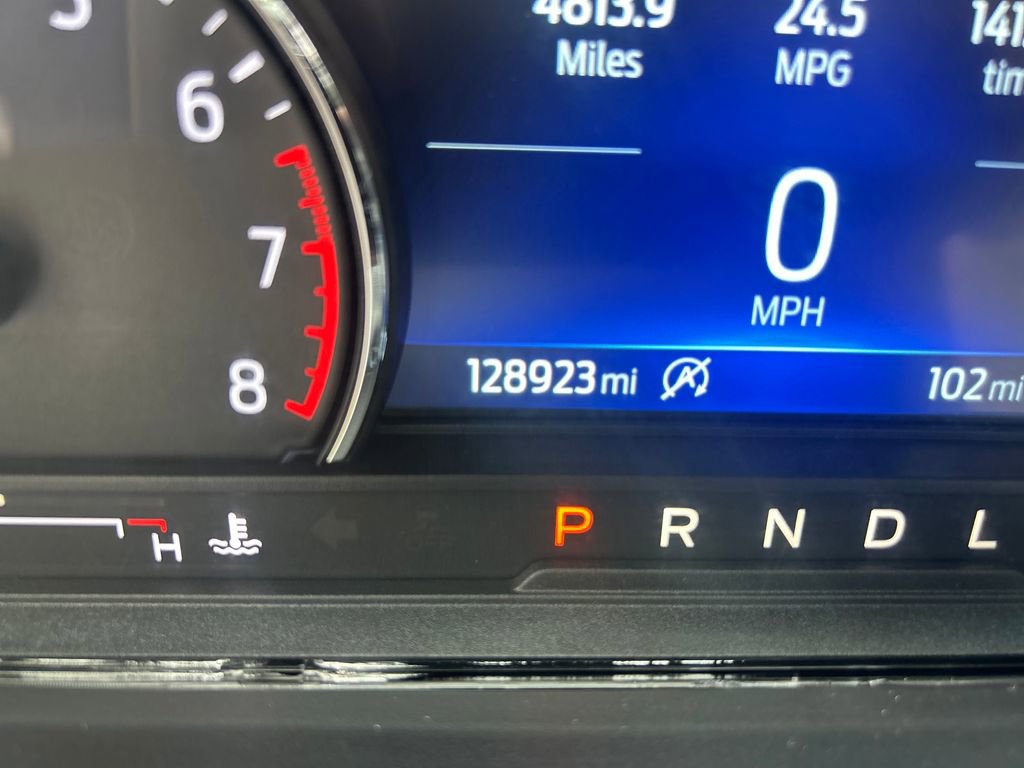Used 2021 Ford Explorer XLT w/ Equipment Group 202A AWD/4WD image 21