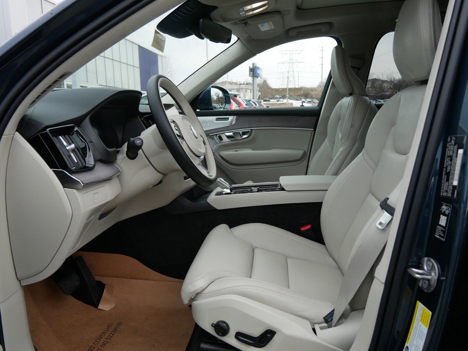 New 2026 Volvo XC90 B6 Ultra w/ Lounge Package image 5