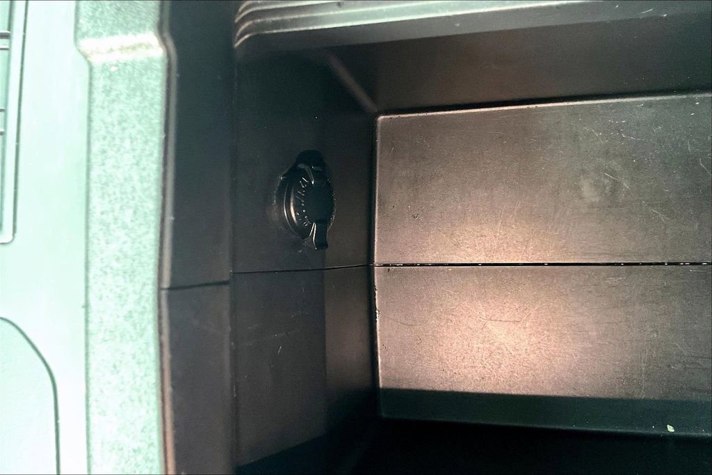 Used 2023 Toyota Highlander L image 16