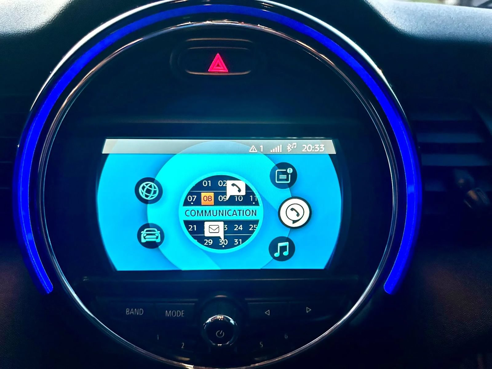 Used 2019 MINI Cooper 4-Door Hardtop FWD image 16