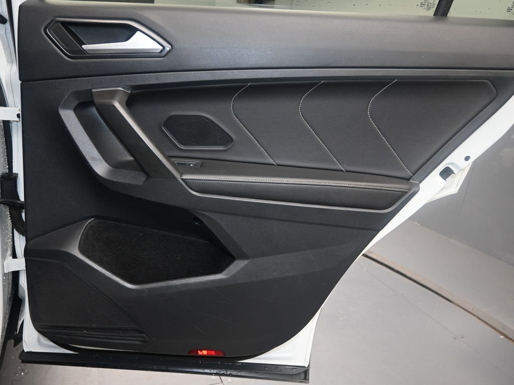 Used 2022 Volkswagen Tiguan SE FWD image 28