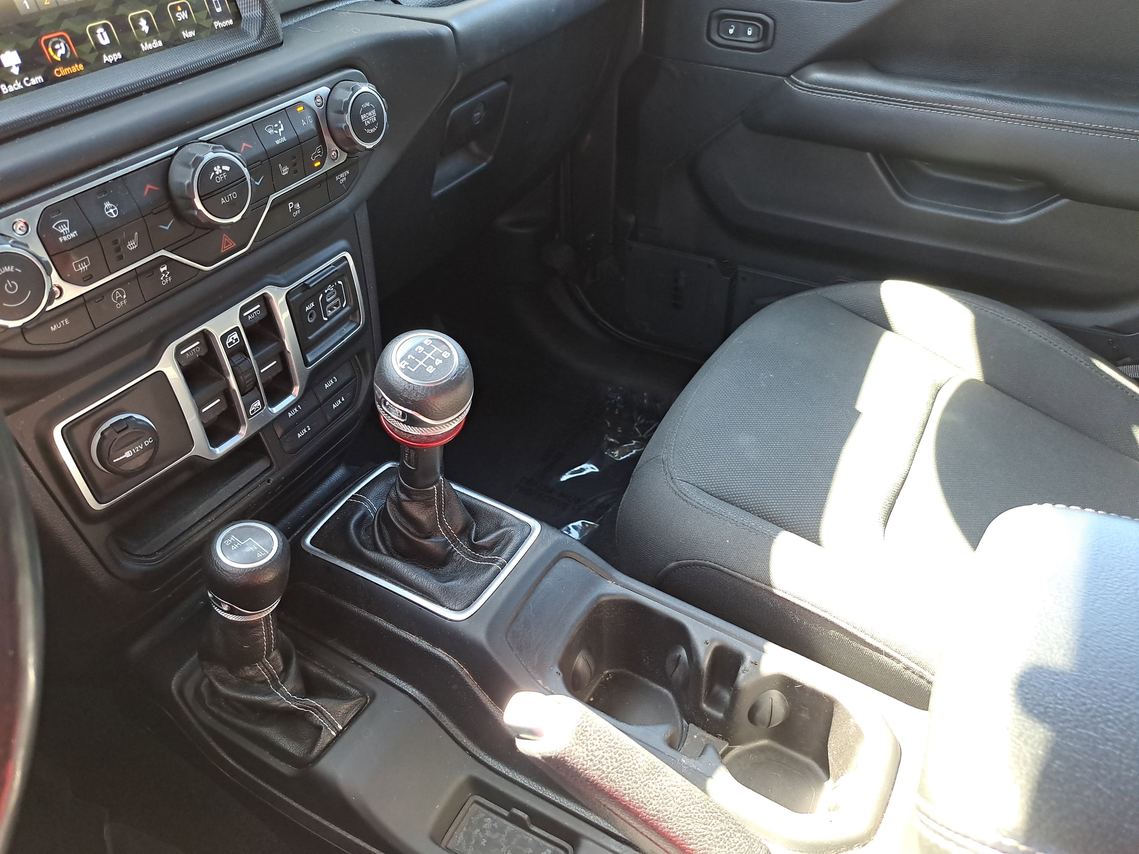 Used 2018 Jeep Wrangler Unlimited Sahara w/ Dual Top Group image 23