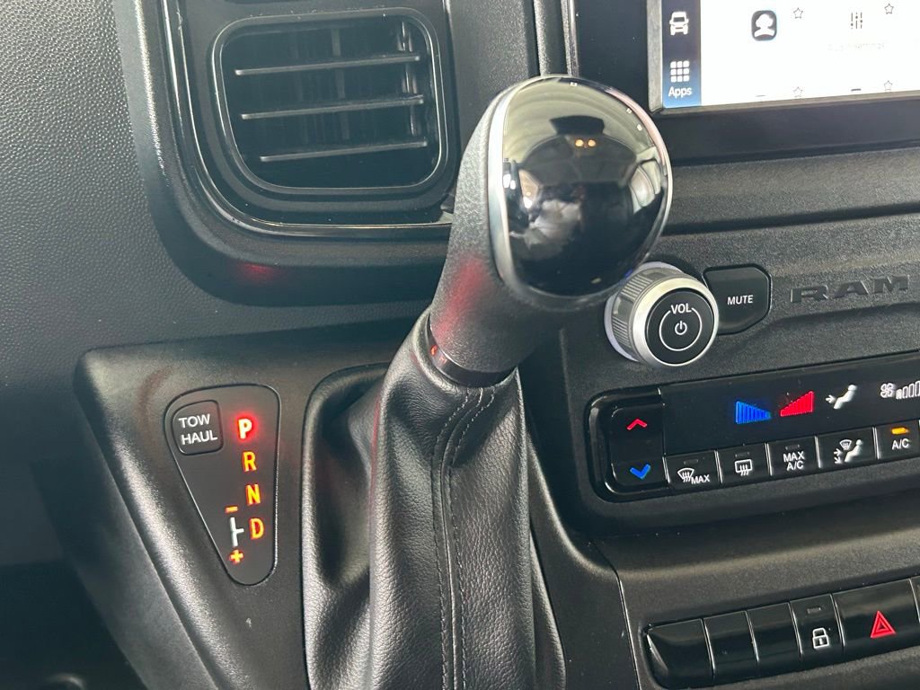 Used 2025 RAM ProMaster 2500 w/ Convenience Group image 24