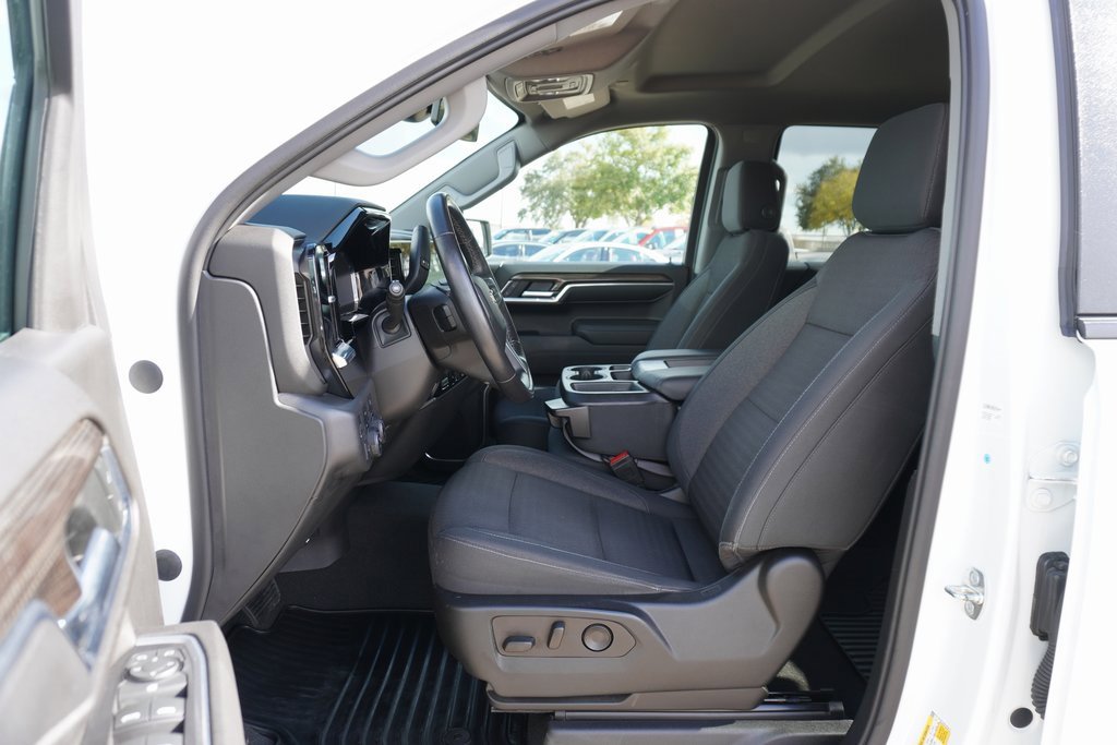 Used 2022 Chevrolet Silverado 1500 LT w/ Convenience Package II image 7