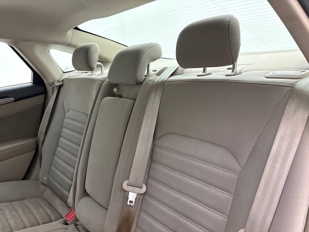 Used 2018 Ford Fusion SE FWD image 27