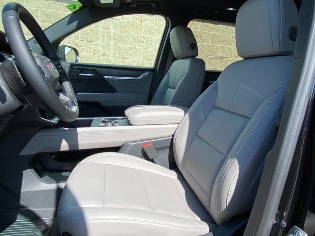 New 2025 GMC Acadia Elevation w/ Elevation Premium Package FWD image 17