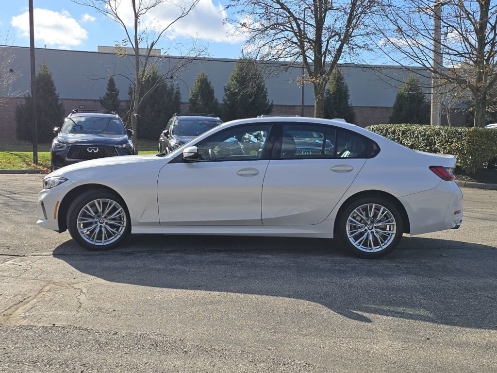 Used 2023 BMW 330i xDrive Sedan w/ Premium Package image 15