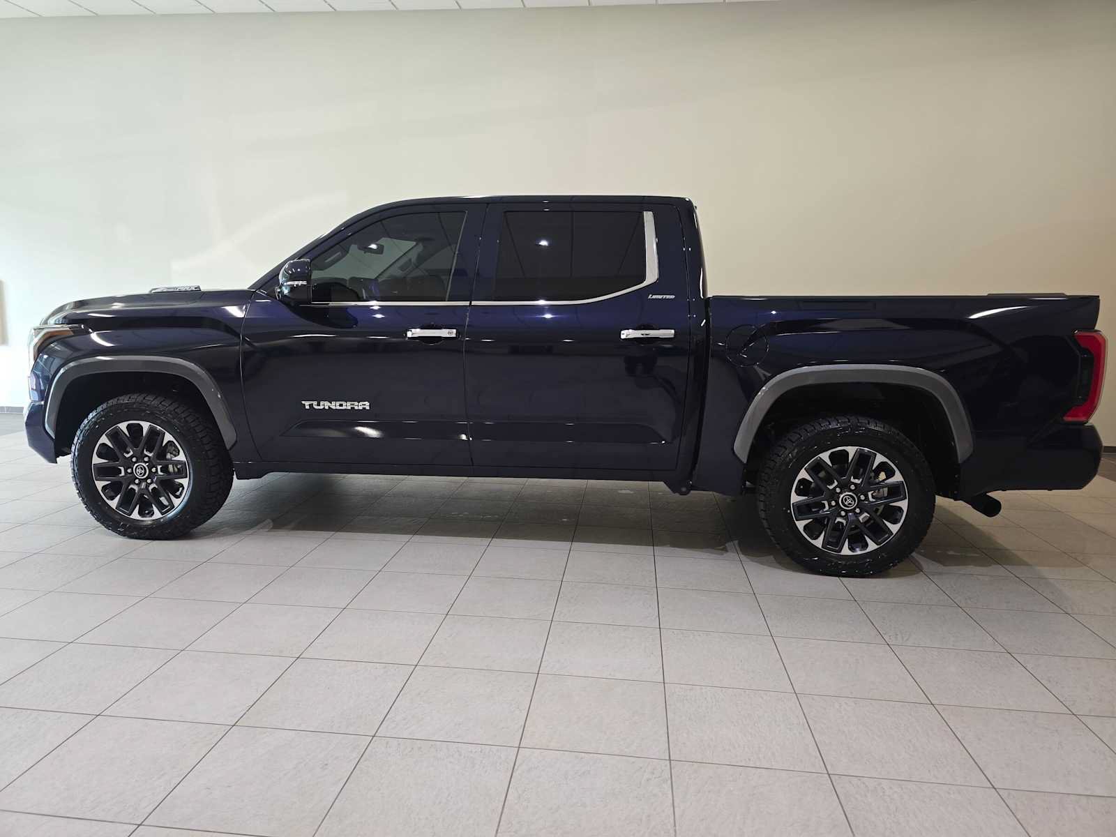 Certified 2024 Toyota Tundra Limited AWD/4WD image 3