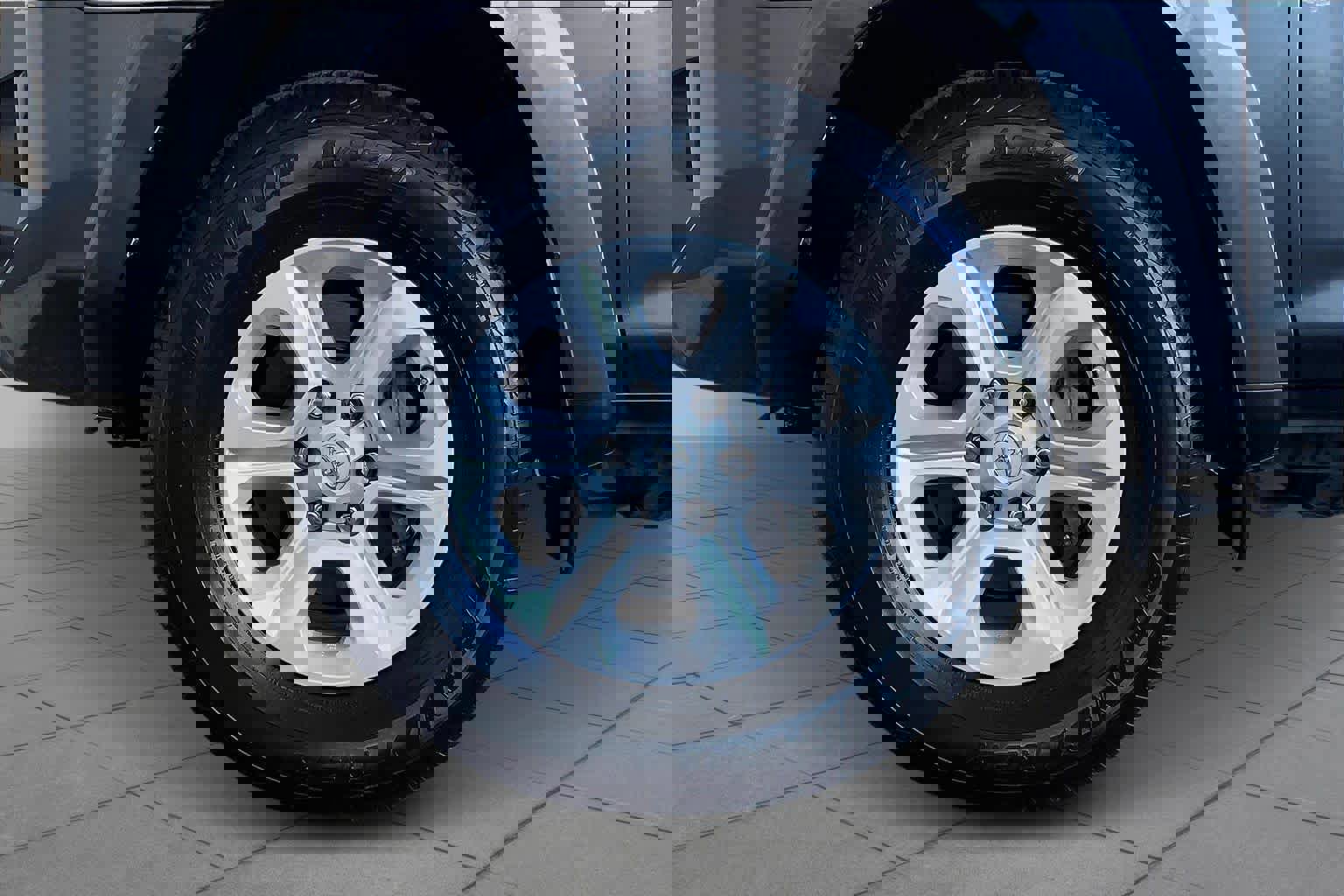 Used 2019 Toyota 4Runner SR5 Premium image 10