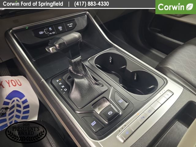 Used 2025 Kia Carnival FWD image 25
