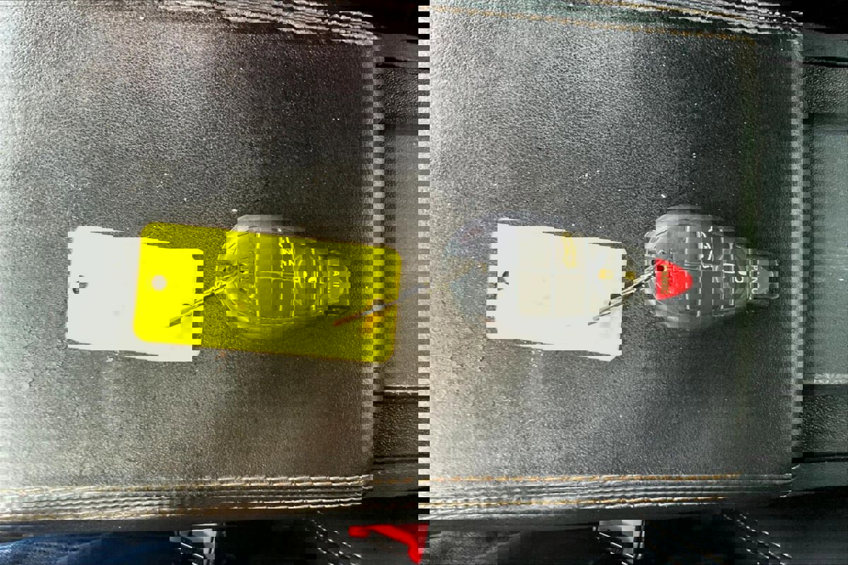 Used 2014 Dodge Challenger SXT RWD image 33