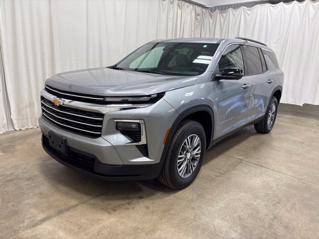 Used 2026 Chevrolet Traverse LT w/ Driver Confidence Package FWD image 8