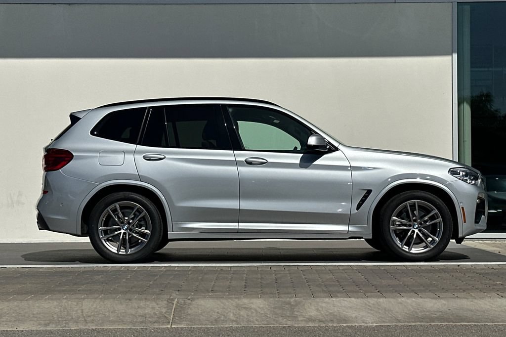 Used 2021 BMW X3 xDrive30i w/ Executive Package AWD/4WD image 2