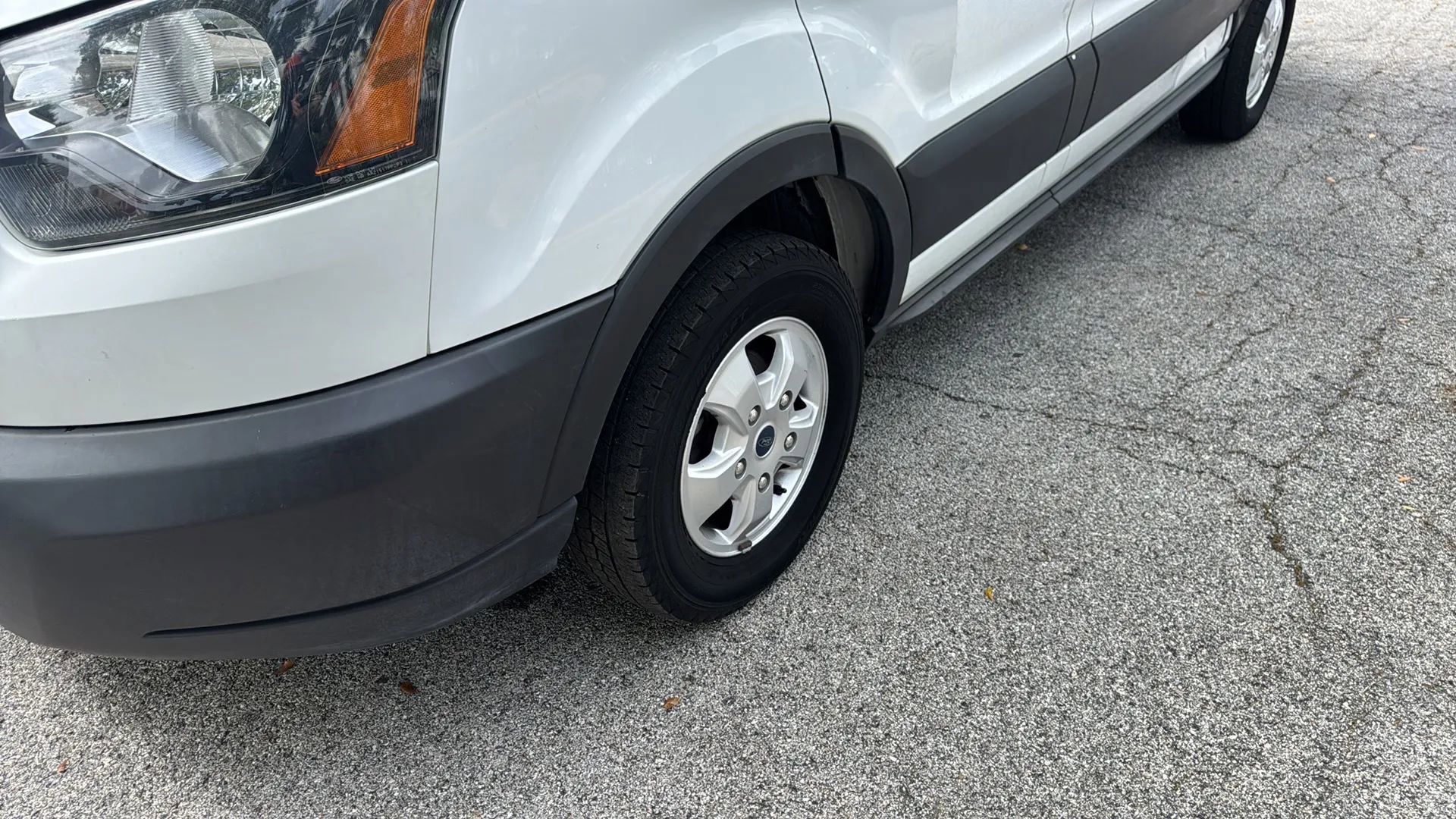 Used 2019 Ford Transit 250 130 Low Roof RWD image 26