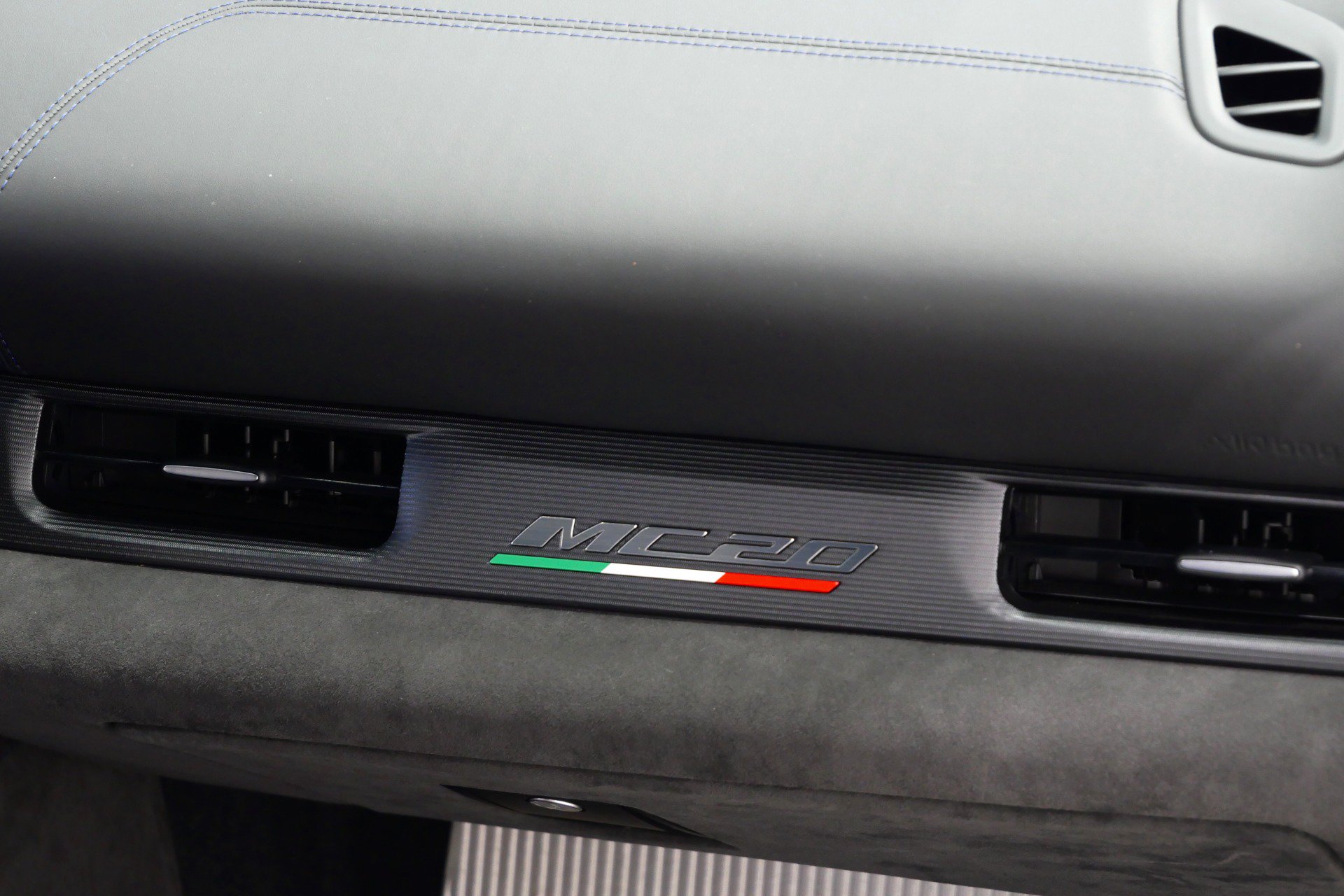 Used 2023 Maserati MC20 Coupe RWD image 34