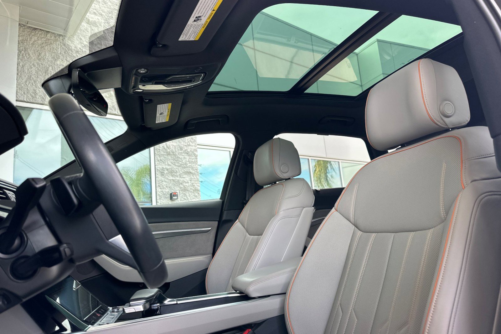 Used 2024 Audi Q8 e-tron Prestige w/ Prestige Package image 5