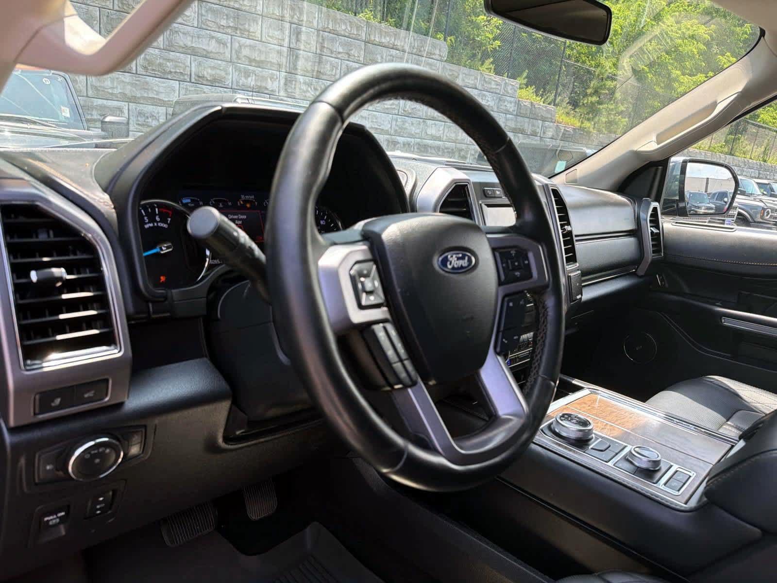 Used 2020 Ford Expedition Platinum AWD/4WD image 18