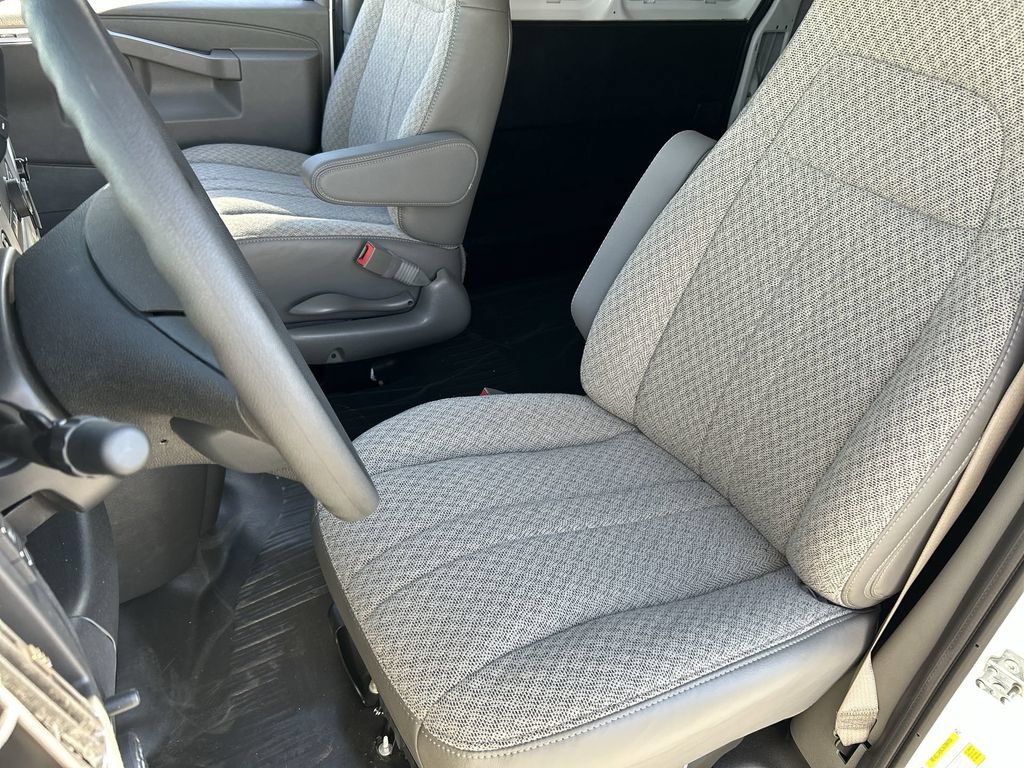 New 2025 GMC Savana 2500 Extended w/ Driver Convenience Package RWD image 18