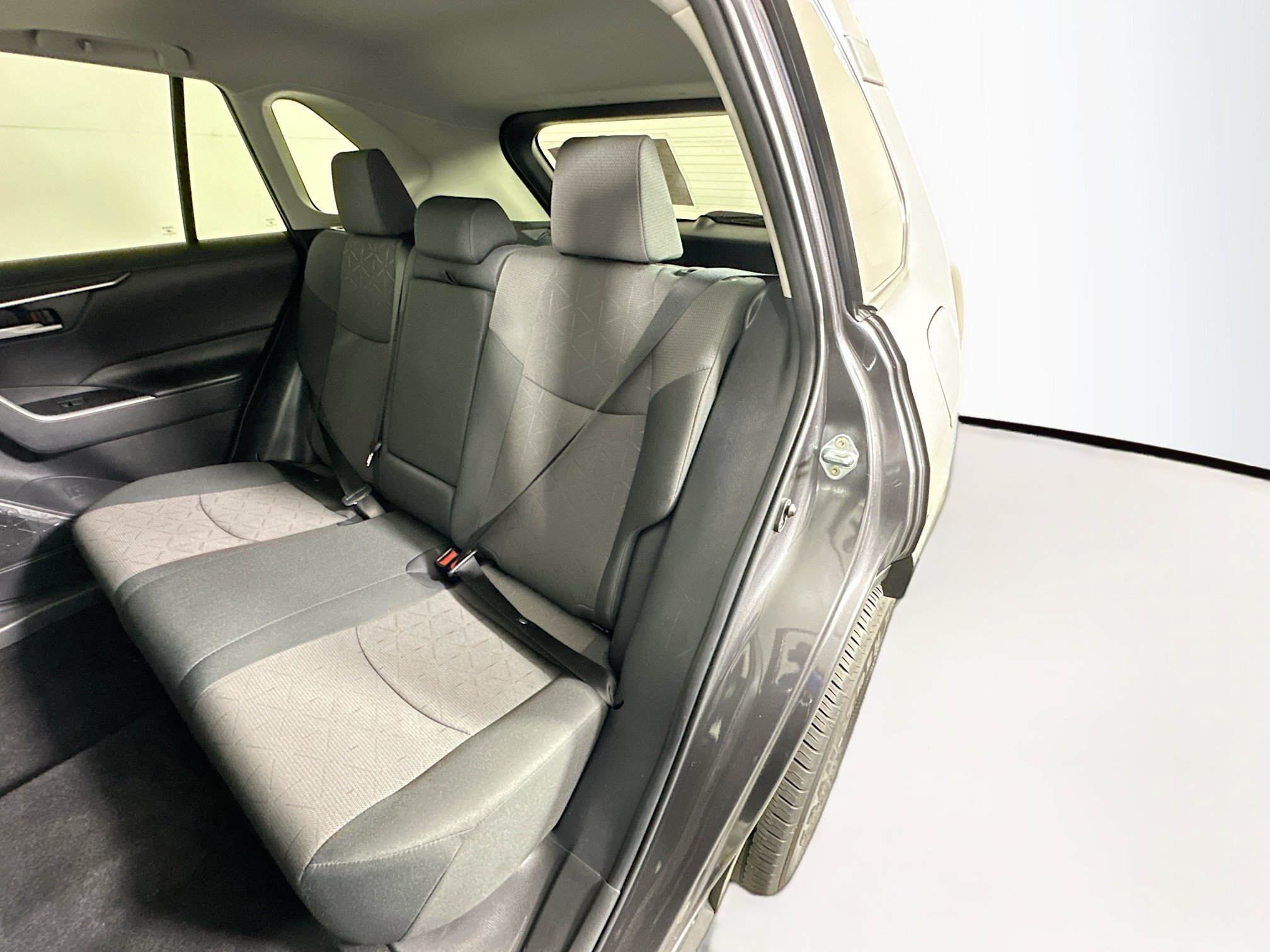 Used 2024 Toyota RAV4 XLE w/ Convenience Package FWD image 26