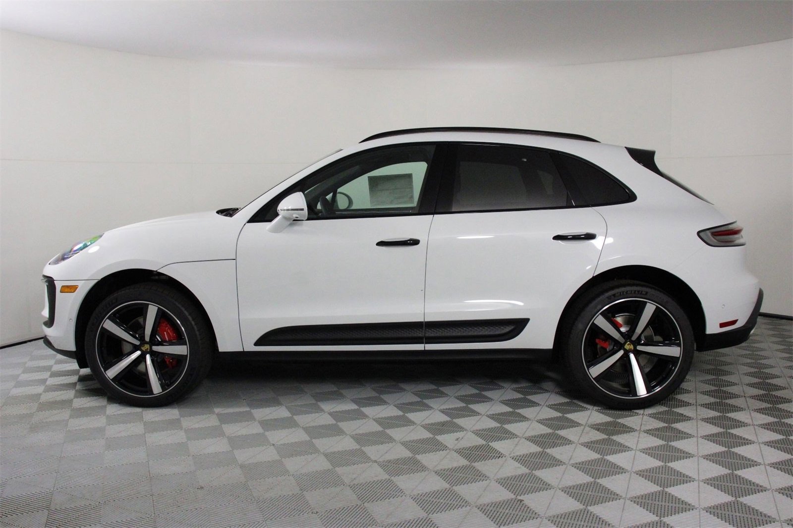 New 2025 Porsche Macan S image 2