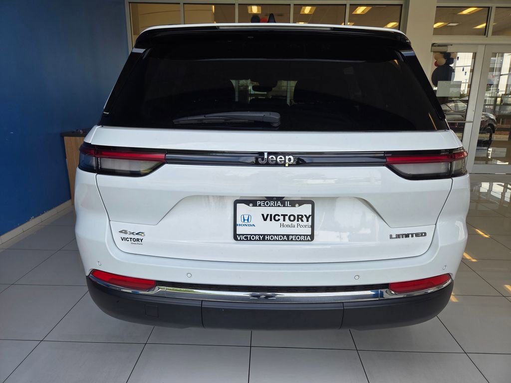 Used 2023 Jeep Grand Cherokee Limited AWD/4WD image 7