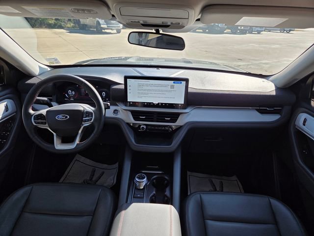 Used 2025 Ford Explorer Active w/ Active Comfort Package image 21
