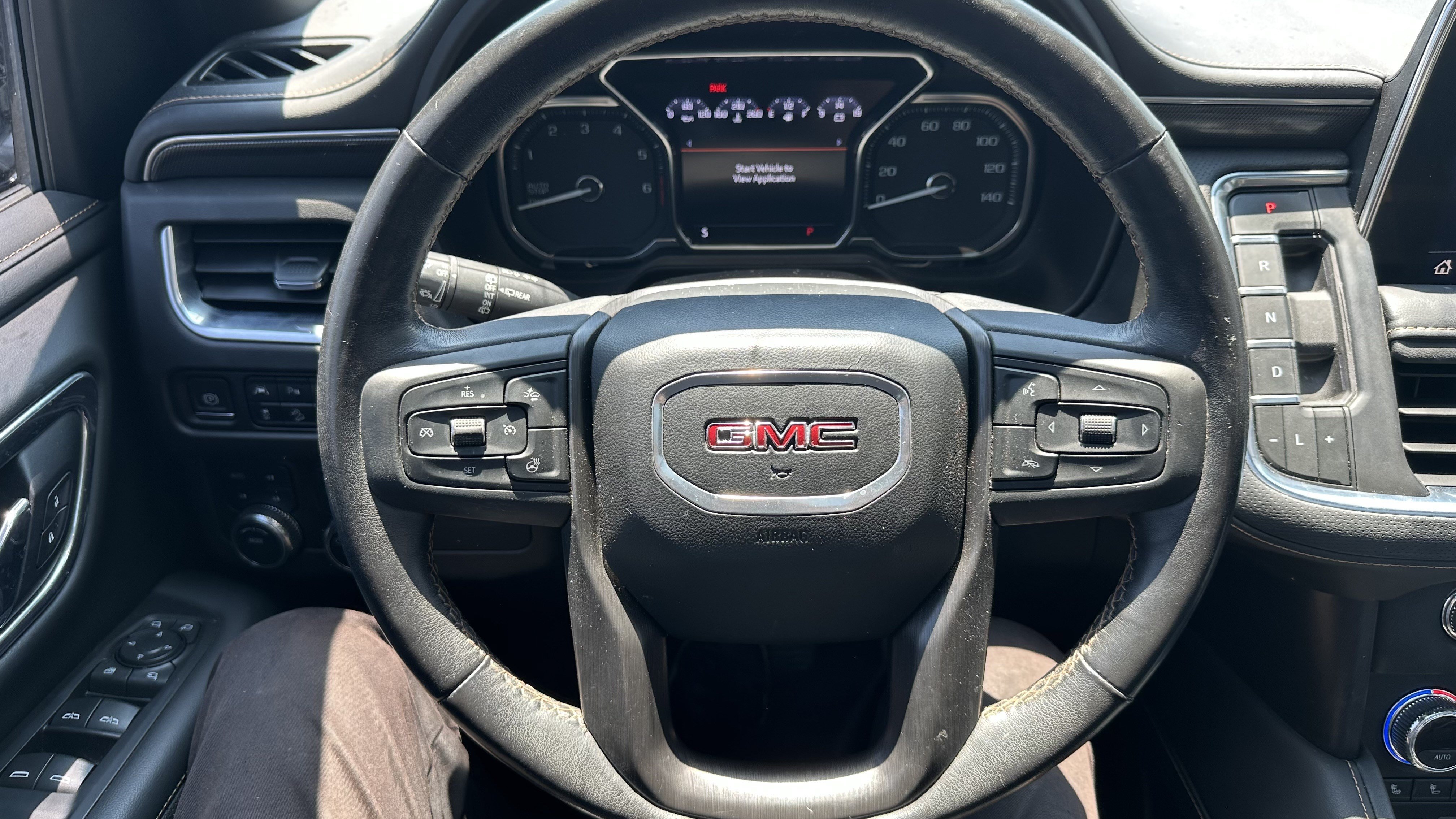 Used 2021 GMC Yukon AT4 w/ AT4 Premium Package AWD/4WD image 19