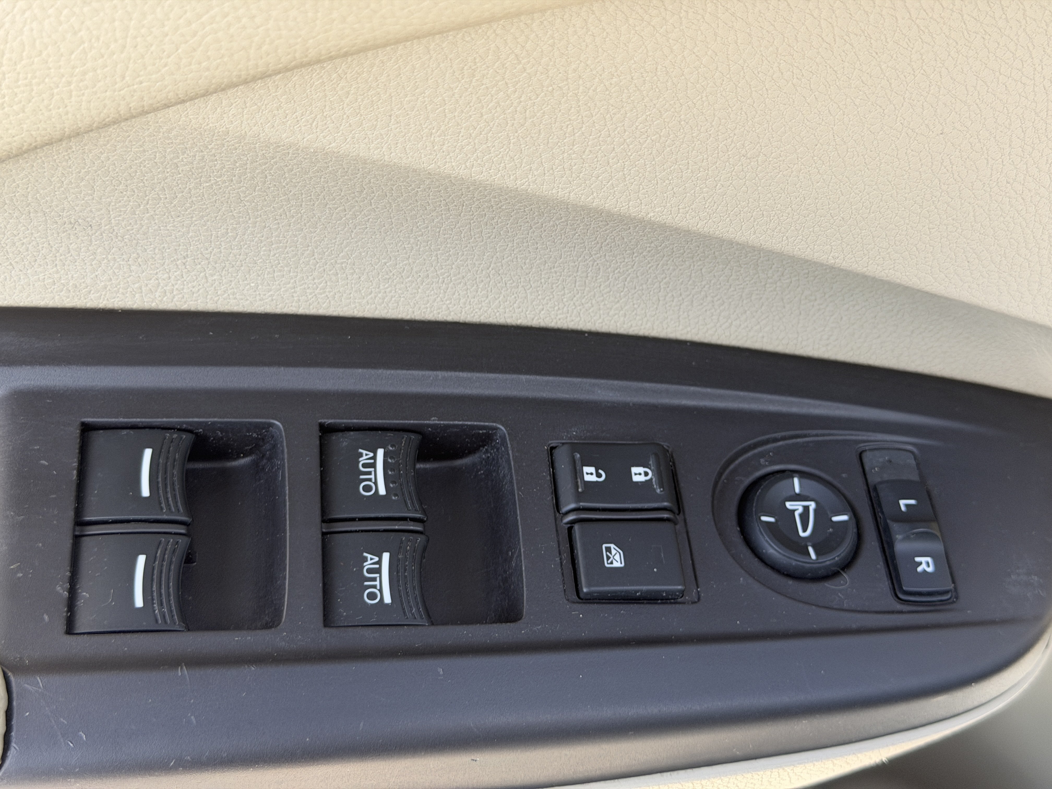 Used 2018 Acura RDX w/ Tech & AcuraWatch Plus Pack FWD image 17