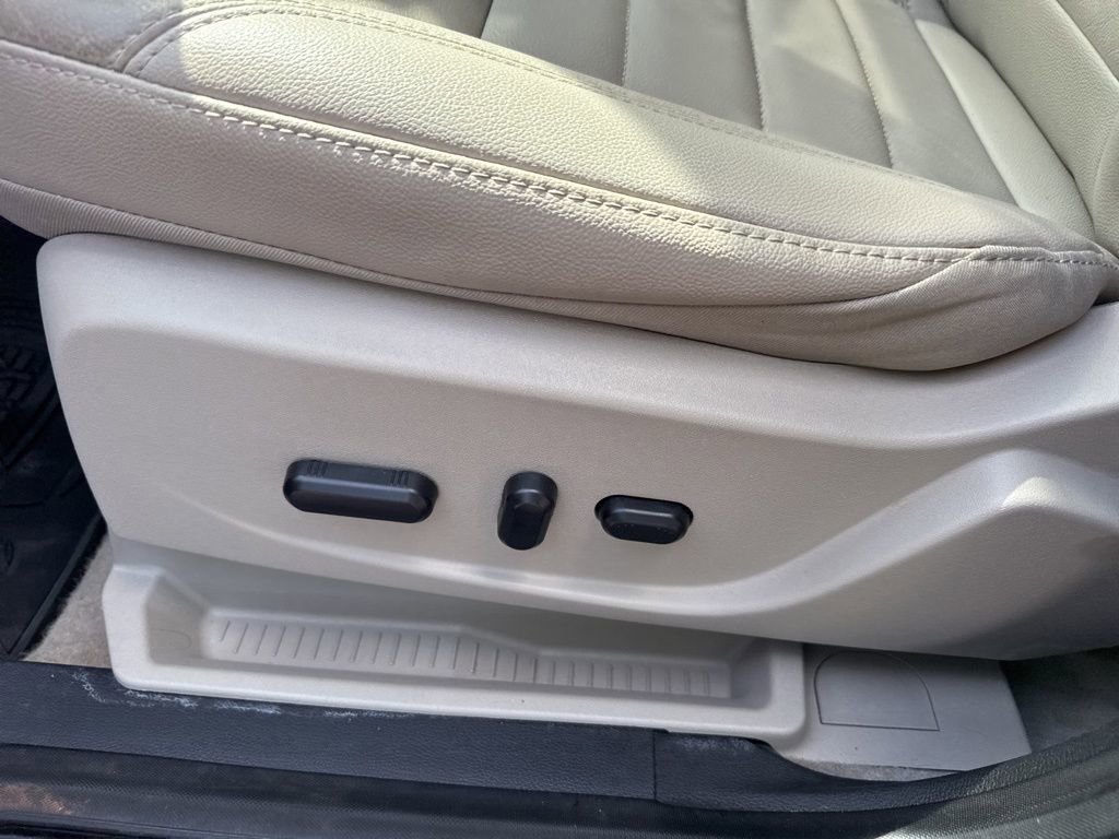 Used 2016 Ford Escape Titanium FWD image 22