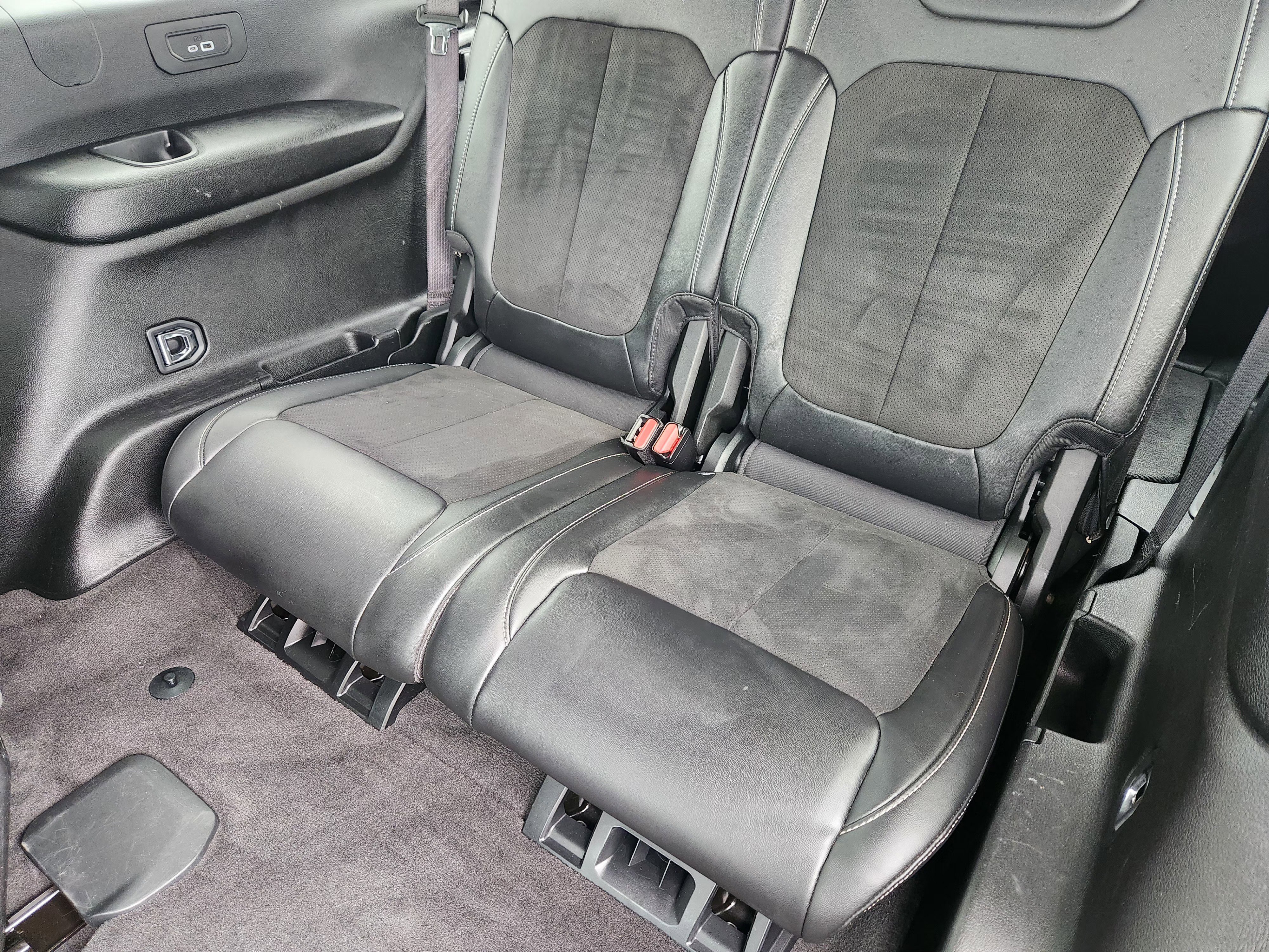 Used 2021 Jeep Grand Cherokee L Laredo RWD image 31