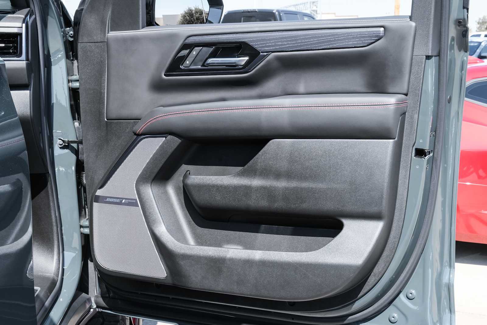 Used 2026 GMC Yukon AT4 Ultimate w/ LPO, Floor Liner Package AWD/4WD image 28