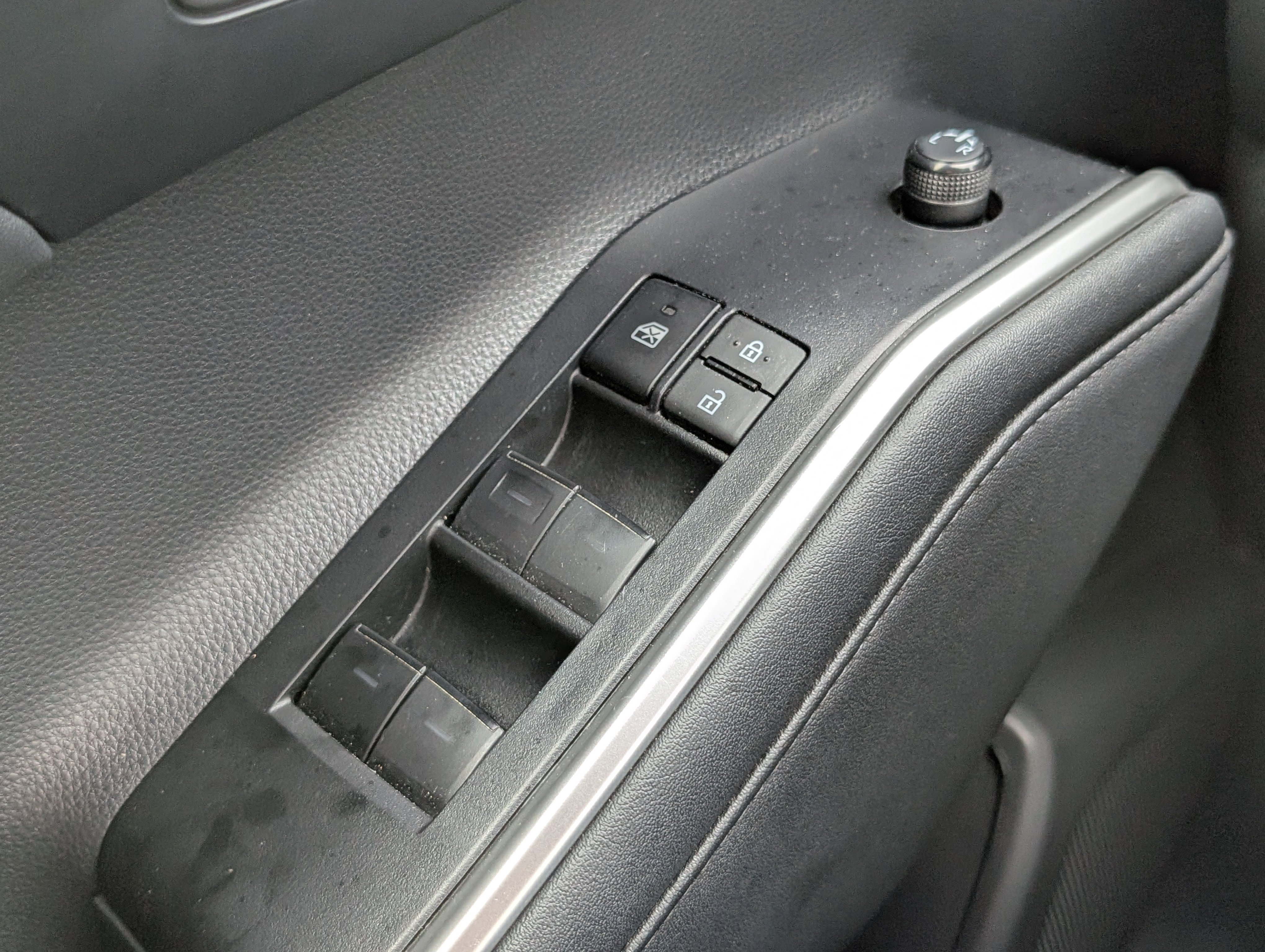 Used 2023 Toyota Highlander XLE FWD image 22