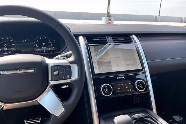 New 2026 Land Rover Discovery Dynamic SE AWD/4WD image 6